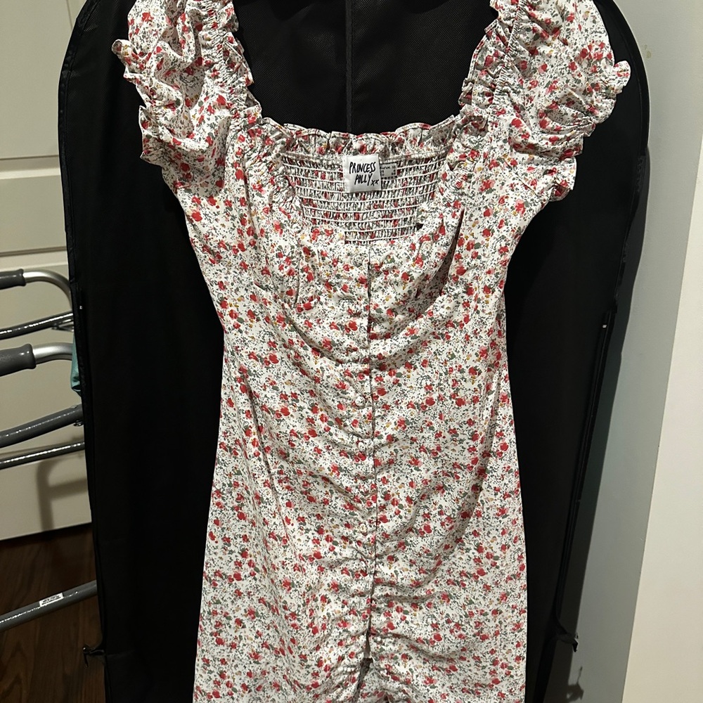 Princess Polly floral button up dress women’s 6 runs small